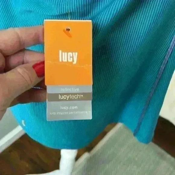 Lucy NWT tank size XL reflective stripe in back - Picture 4 of 5